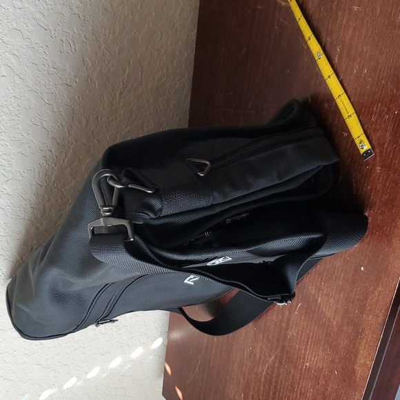 EUC. Tumi Reebok Flap Zip Crossbody Shoulder Bag Black - Picture 3 of 12